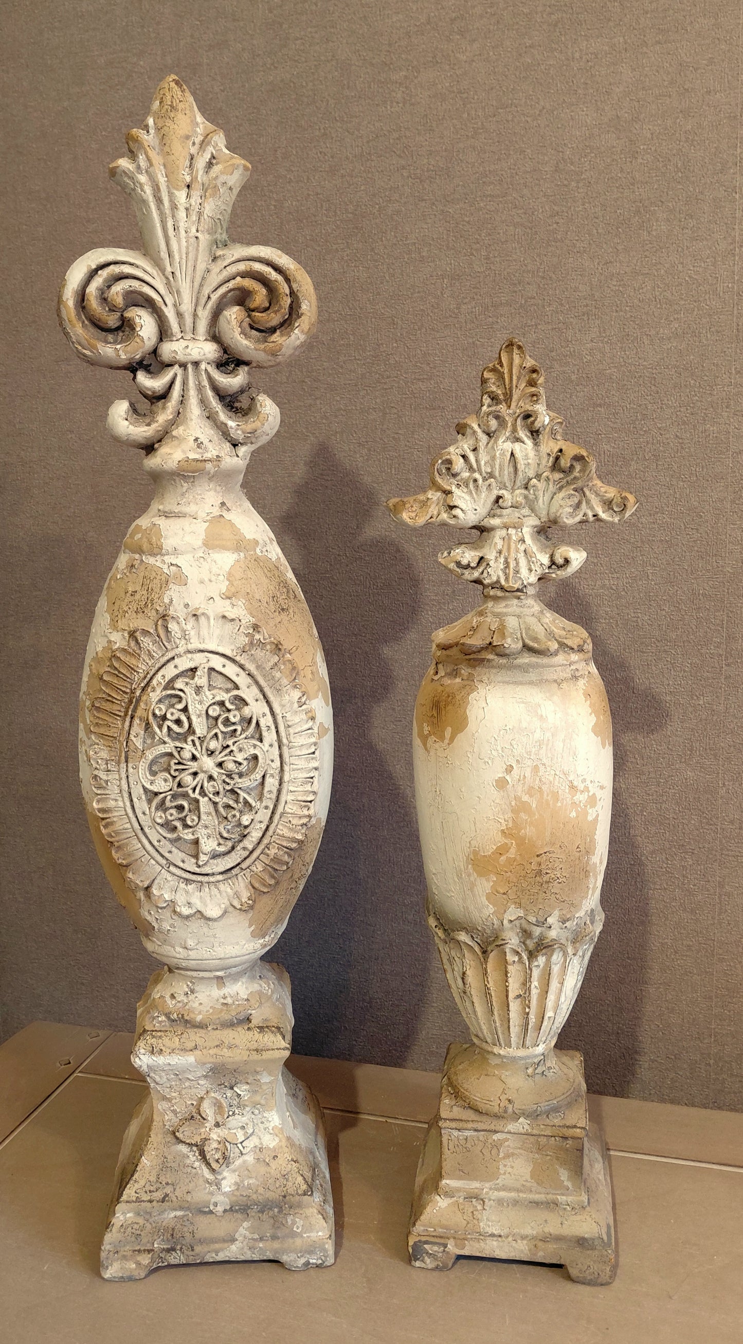 Antiqued Fleur Finial European - Large