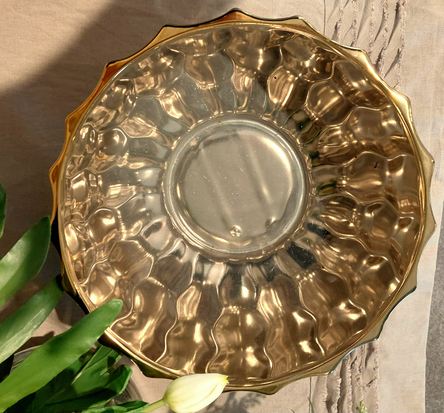 Jonglea White & Gold Display Bowl